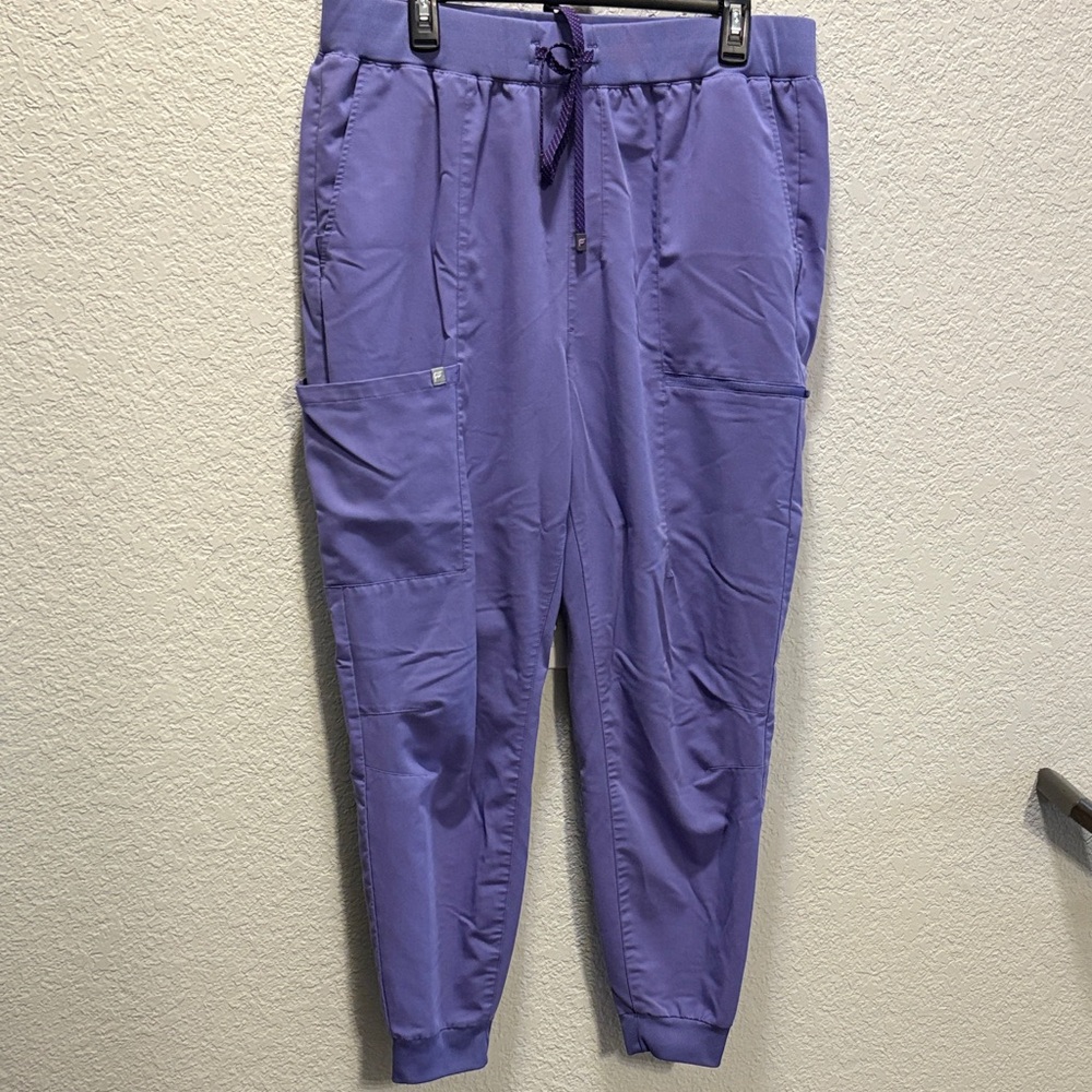 Fabletics jogger scrub pants